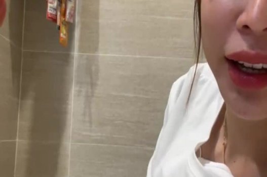 sex shit Em học sinh bị bắt phục vụ khách khi làm thêm ở quán rượu